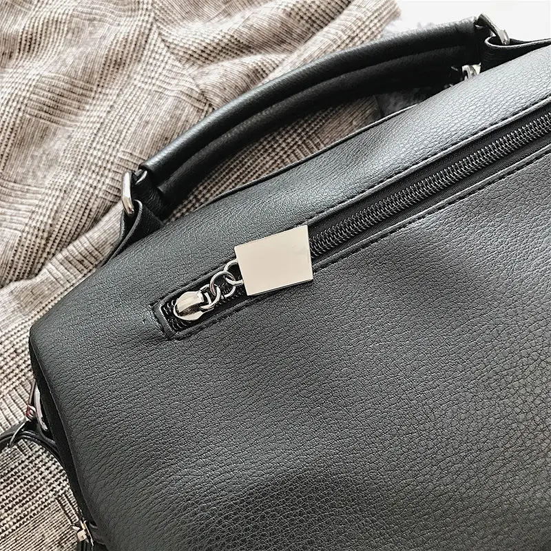 Fashion Scrub Women Hand Bags Vintage Rivet Messenger Bag Quality Retro Shoulder Bags Simple Crossbody Bag Tote Bolsa Feminina