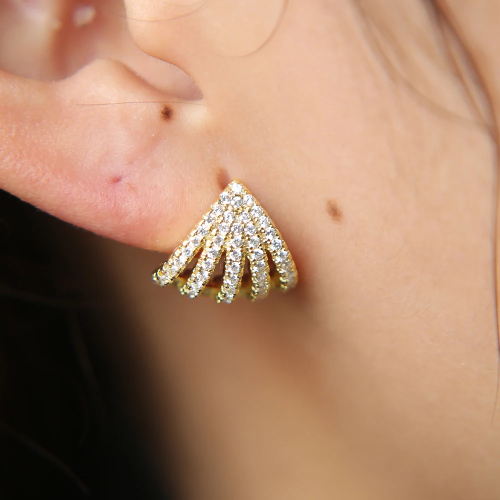 Высококачественные позолоченные серьги с кубическим цирконием полностью