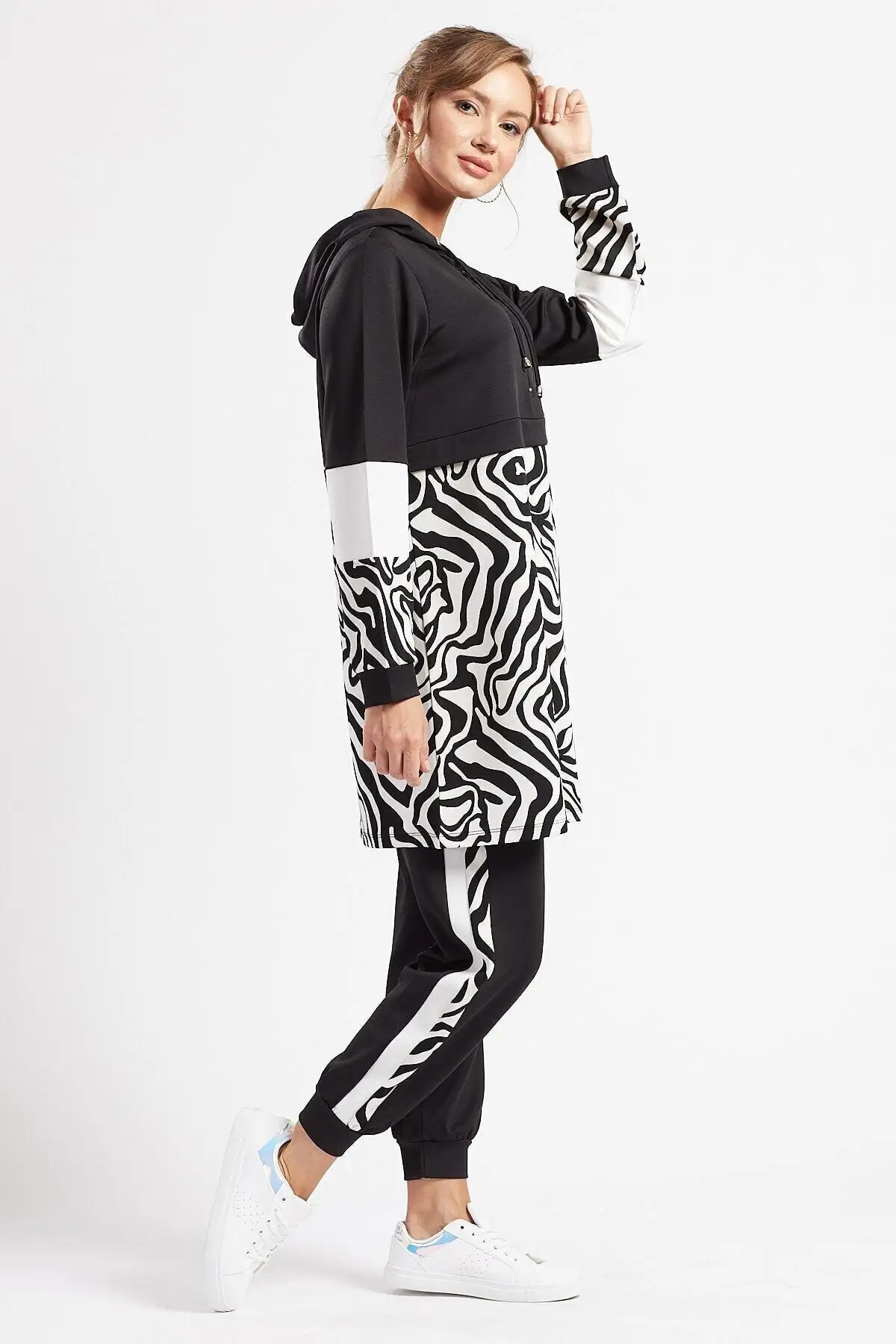 

1461 Pattern Track Suits Women Muslim Suit