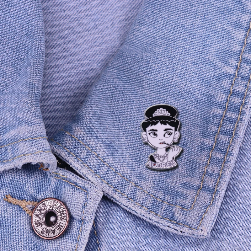 Нагрудный значок Одри в готическом популярном художественном стиле