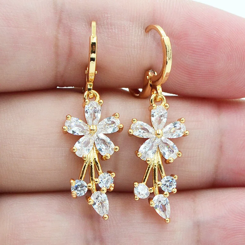 

Classic Women Flower Stud Earrings Romantic Zircon Earring Wedding Brand Jewelry for Female Gift Aretes De Mujer Modernos 2020
