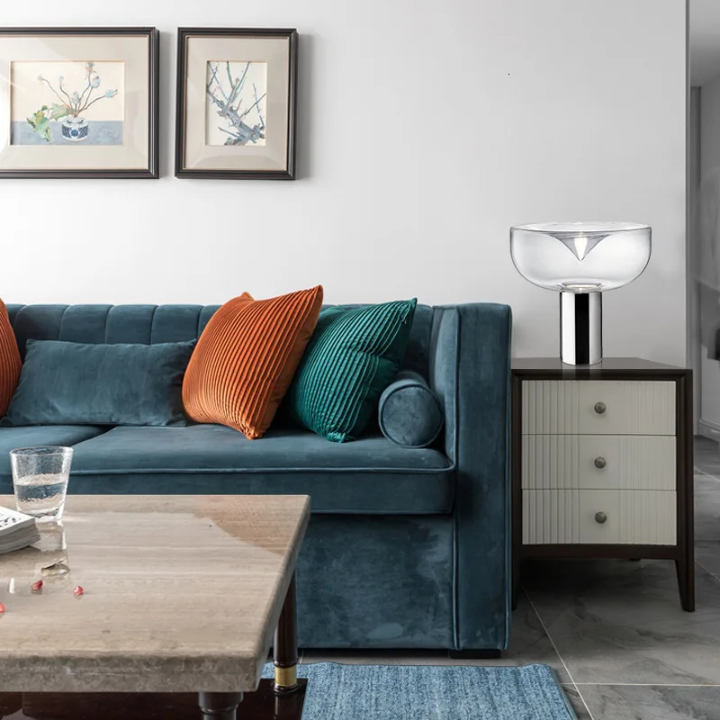 Скандинавские современные минималистичные настольные лампы для гостиной белый