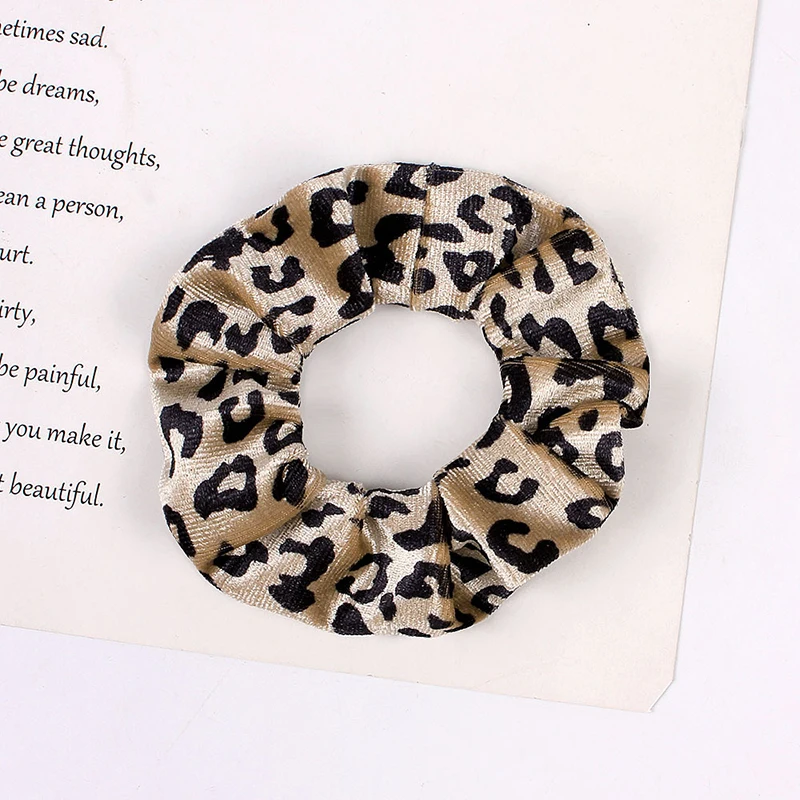 

Korea Leopard Autumn Winter Women Warm Velvet Big Hair Scrunchies Solid Soft Vintage Hair Gums Colorful Fabric Rubber Bands Gift