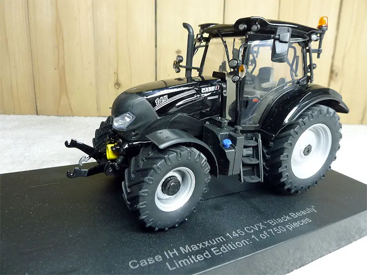 Чехол UH 1:32 5380 IH Maxxum 145 черный красивый трактор Литые металлические модели