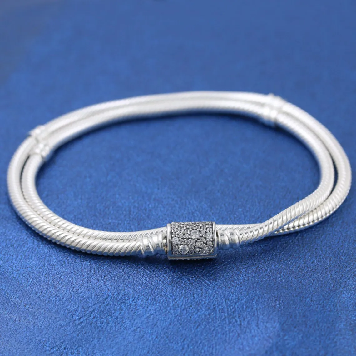 Женский браслет-цепочка со змеиным плетением из серебра 925 пробы | Украшения и
