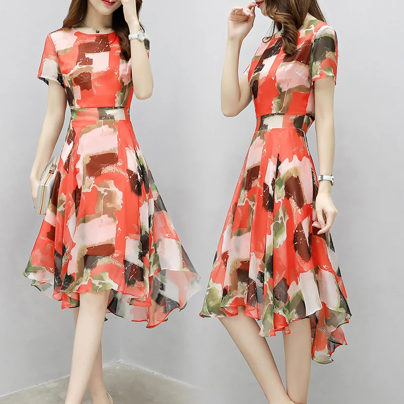 Повседневное платье миди с круглым вырезом и принтом линии летнее коктейльное