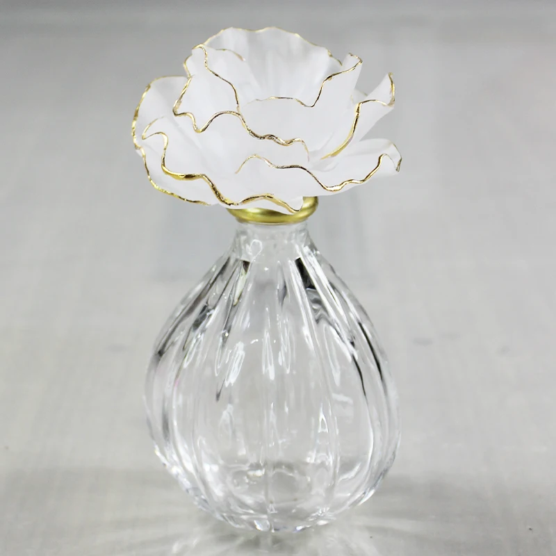 

Luxury custom crystal perfume bottle Essential oil perfume bottles crystal for home decoration