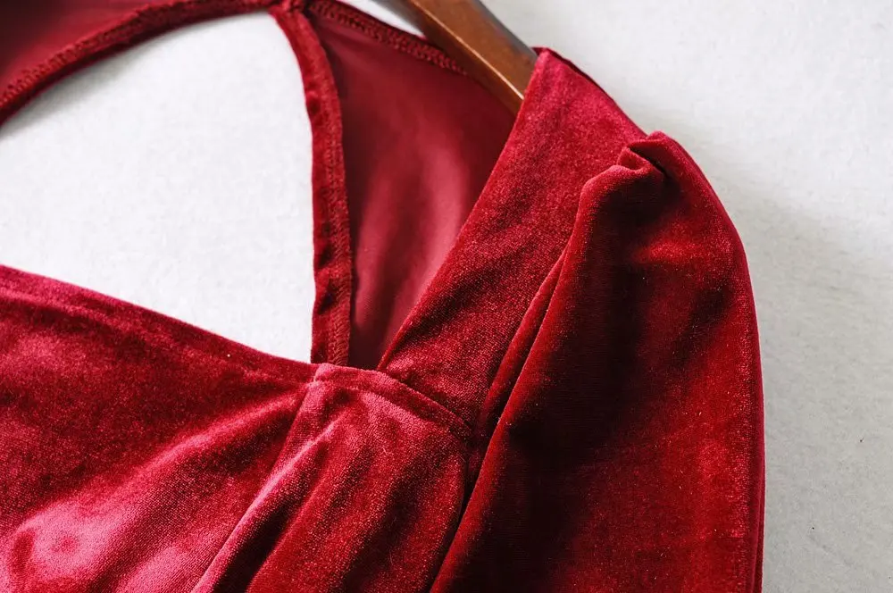 Женское бархатное платье с коротким рукавом вырезами на спине | Женская одежда