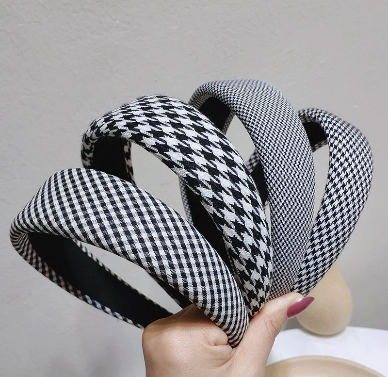 

Женская повязка на голову в стиле «гусиные лапки»