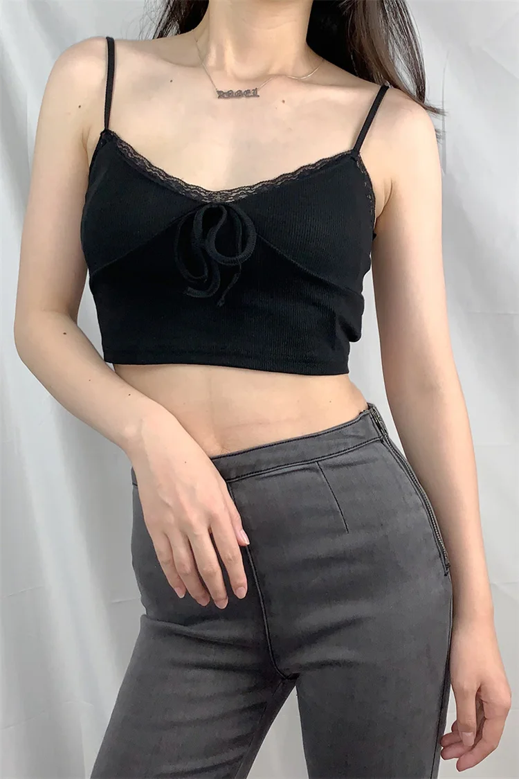 

2021 summer European and American style French niche fashion versatile slim lace V-neck knitted suspender vest