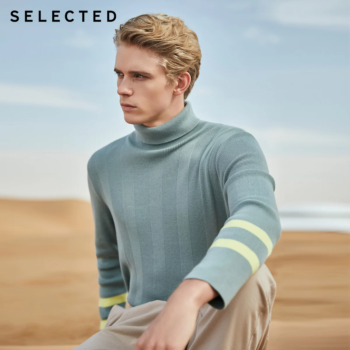 

Хлопковая трикотажная ткань в полоску с высоким воротником