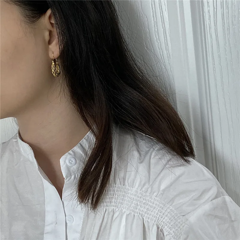 

RUIYI Real 925 Sterling Silver Women Vintage Hollow Flower Basket Charm Stud Earrings Female Winding Line Gold Stylish Earring