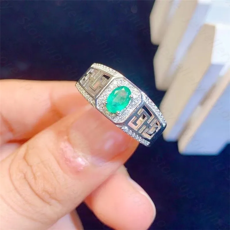 Natural emerald ring 925 silver ladies ring luxurious atmosphere dignified and elegant