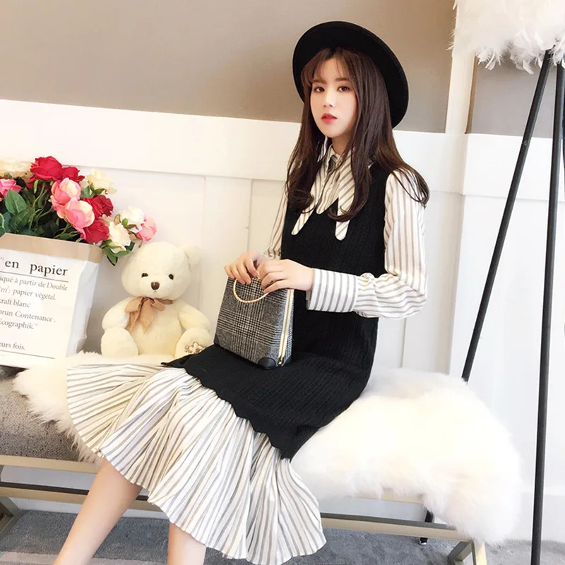 Осенне зимнее вязаное платье свитер в Корейском стиле из двух предметов женское