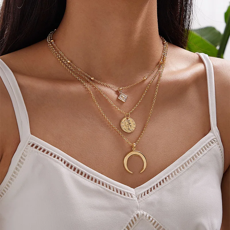 

Fashion 3 Pcs/Set Vintage Portrait Relief Round Card Necklaces For Women Pendant Multilayer Gold Necklace Punk Lady Jewelry Gift