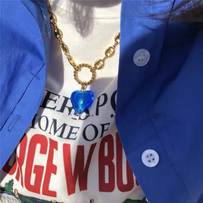 

Women Glass Blue Love Pendant Metal Clavicle Chain Necklace European and American Fashion Retro Style Splicing Hangzhi 2021