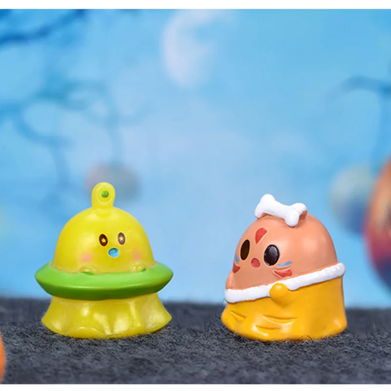 Милый миниатюрный кукольный домик с призраком ведьмой летучей мышью тыквой