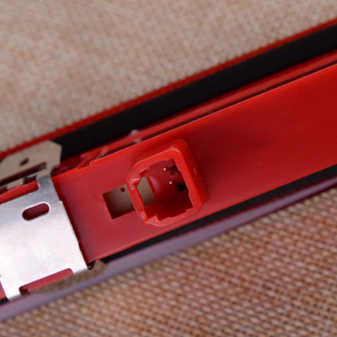 

DWCX 39.3x 3.2x 4.2cm Car Rear High Mounted 3rd Third Brake Stop Light Lamp Red Fit for Ford Mondeo 2011 2012 2013 2014