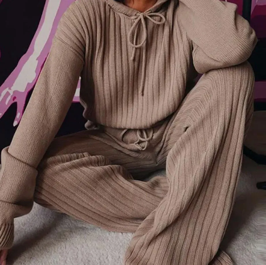 

Женский трикотажный комплект из 2 предметов, повседневный трикотажный комплект из топа с длинным рукавом и капюшоном и широких брюк с высок...