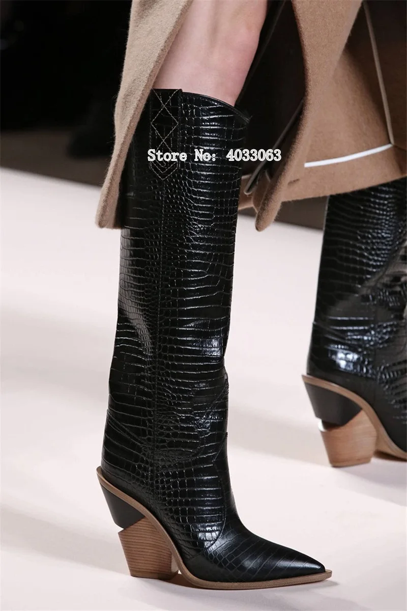 

New Runway Autumn Winter Shoes Women Embossed Leather Knee High Boots Snakeskin Pointed Toe Wedge Boats Catwalk Shoes Woman