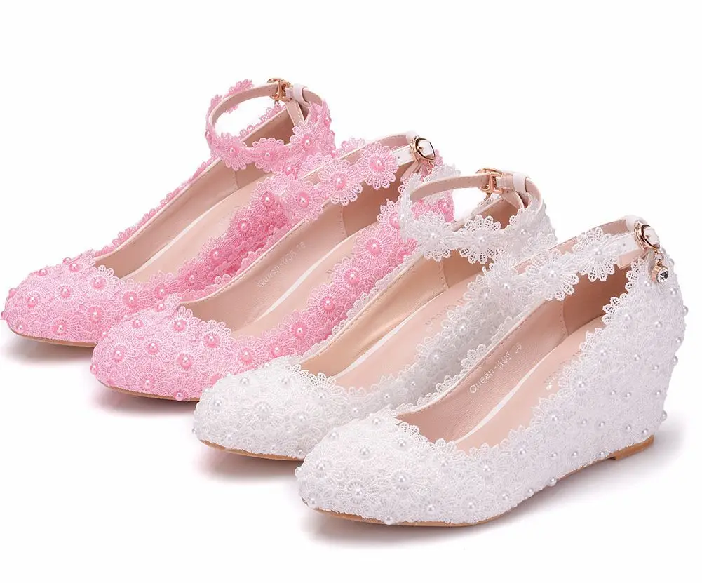 

Short-heeled white lace pearl heels women's shoes slope heel high-heeled wedding shoes light buckle round-headed front shoes