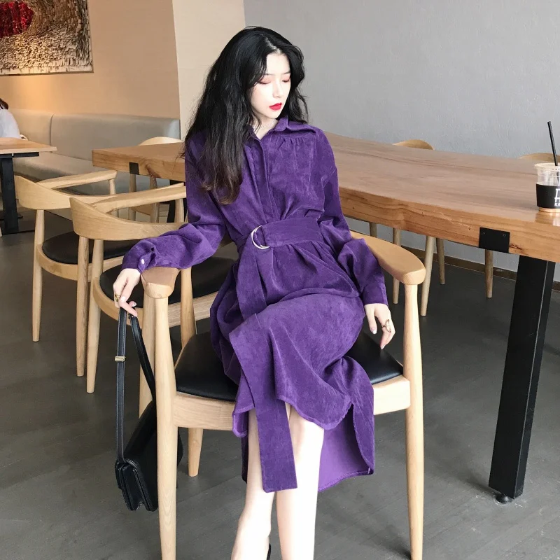 Платье женское вельветовое с отложным воротником приталенное длинное