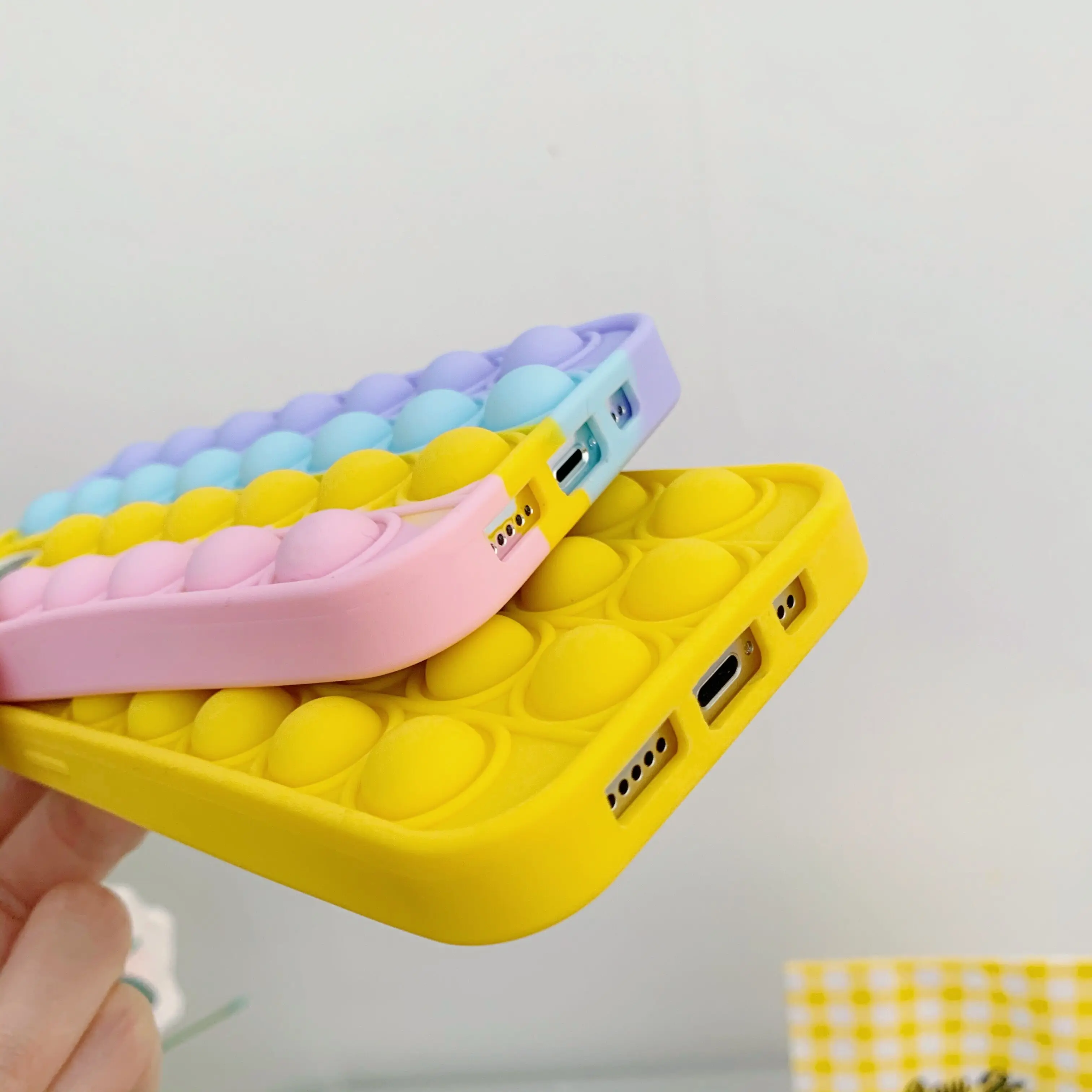 

Relive Stress Phone Case For iphone 12 11 Pro Max XS Max XR X SE 6 7 8 Plus Pop Fidget Toys Push It Bubble Silicone Soft Cover