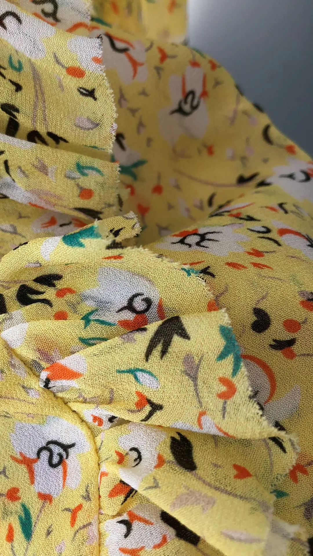 

Small Yellow Flower Ruffle Shirt Flared Long Sleeve Girl Sweet Shirt