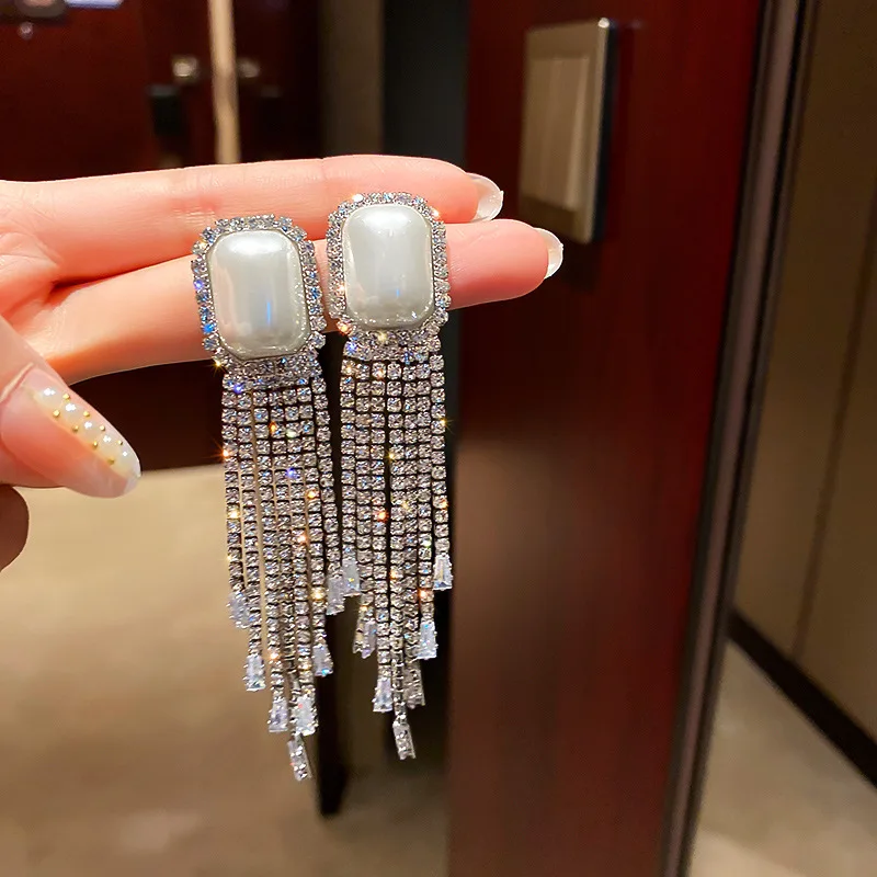 

Korean Net Red 925 Silver Needle Shows Face Thin Full Diamond Long Exaggerated Temperament Earrings