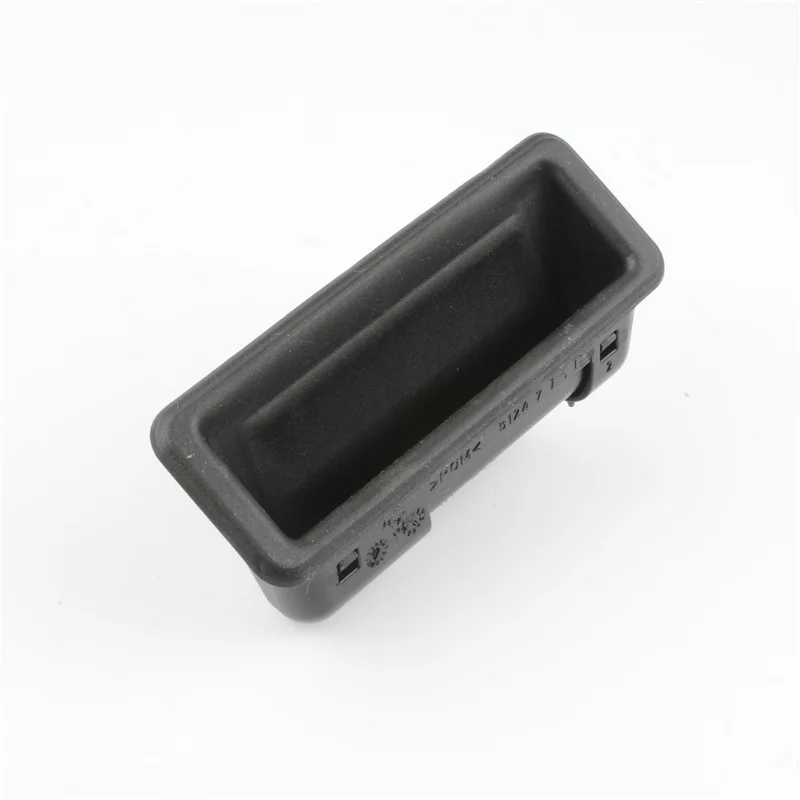 Фото Trunk Handle Release Swtich Boot Button for BMW E82 1 Series E90 E91 E92 E93 3 Series E60 5 Series X1 E70 X5 E71 X6 51247118158 №4