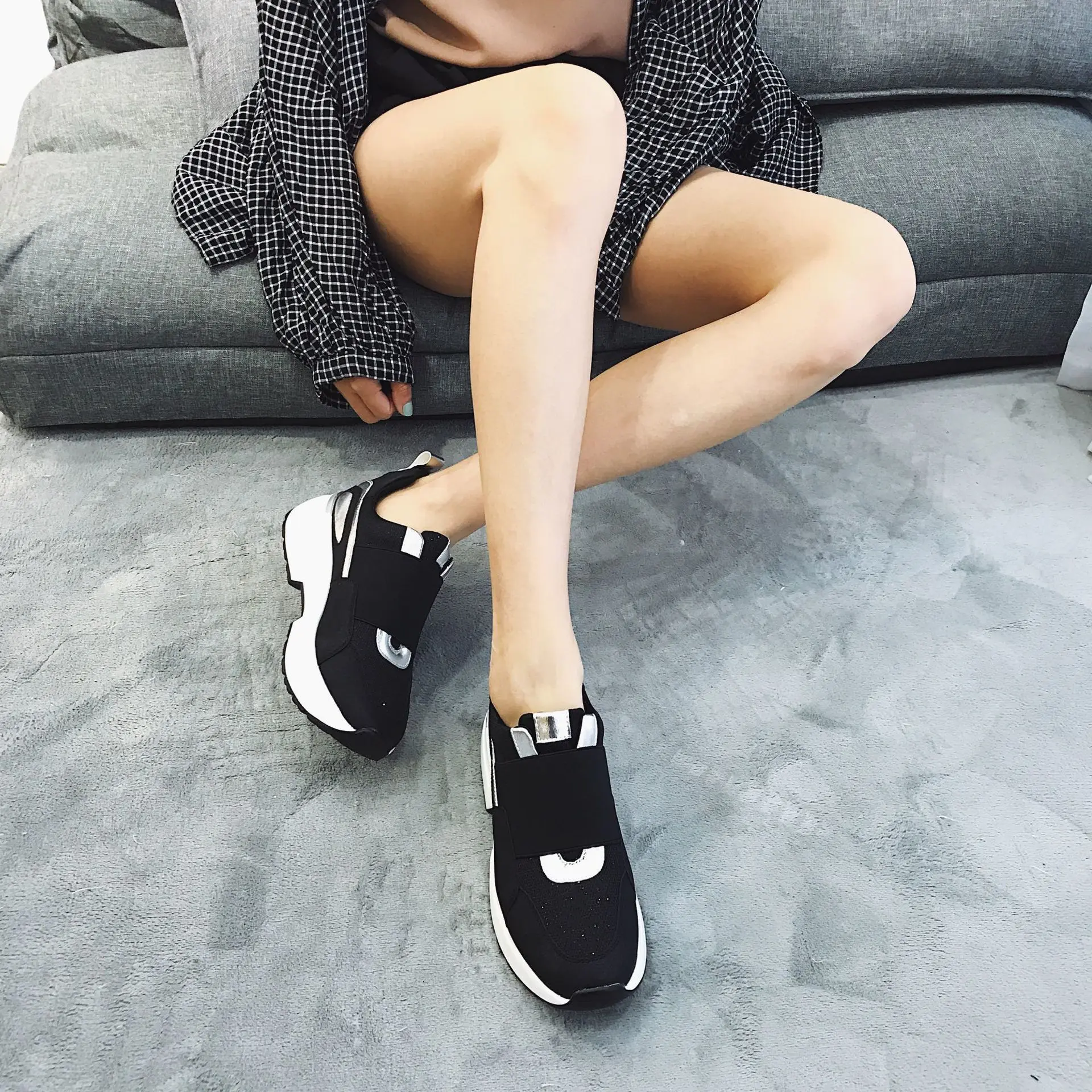 Женские кроссовки на плоской платформе роскошные Повседневные слипоны удобная