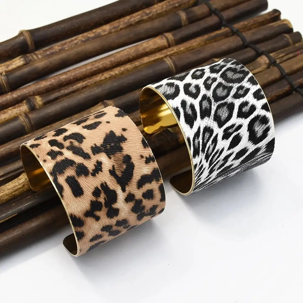 Женский браслет с леопардовым принтом Открытый манжетами и стразами в