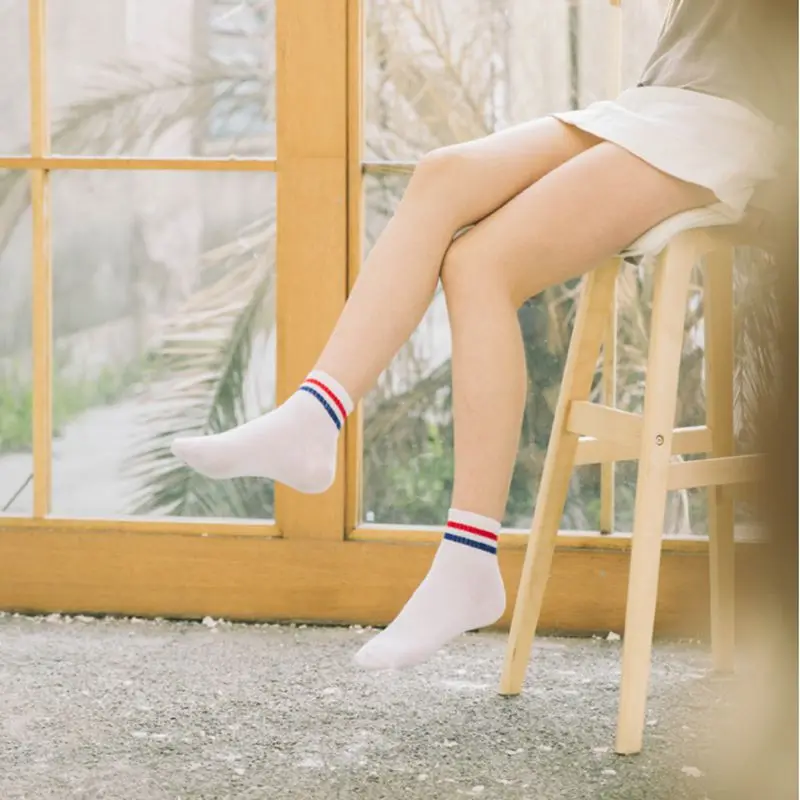 

10 Pieces=5 Pairs /Lot Soft Cotton Ladies Black White Stripes Tube Thicken Ankle Socks style Sport Harajuku Meias TJ211