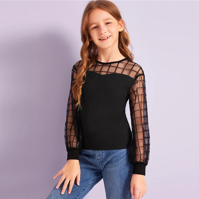 SHEIN Kiddie/черная Повседневная Блузка с контрастной сеткой на плечах детские топы года, Осенние Блузы с длинными рукавами и пуговицами сзади для подростков