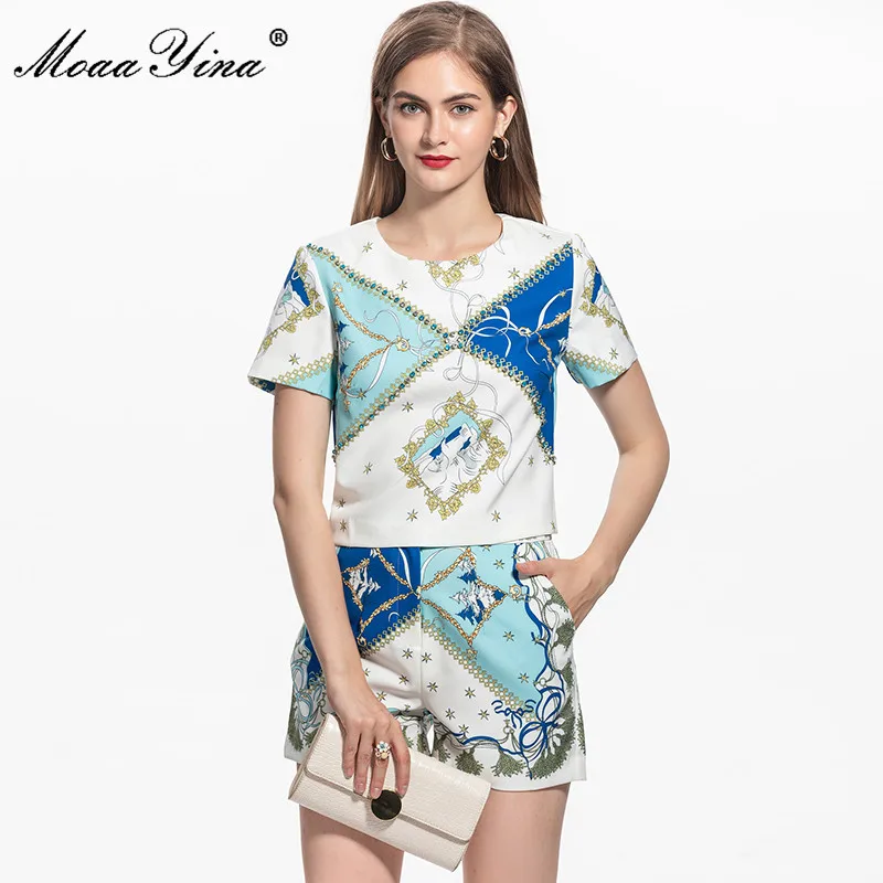 

MoaaYina Fashion Runway Designer Summer Shorts Two Piece Set Women's Short Sleeve Beaded Tops and Printed Shorts Suit