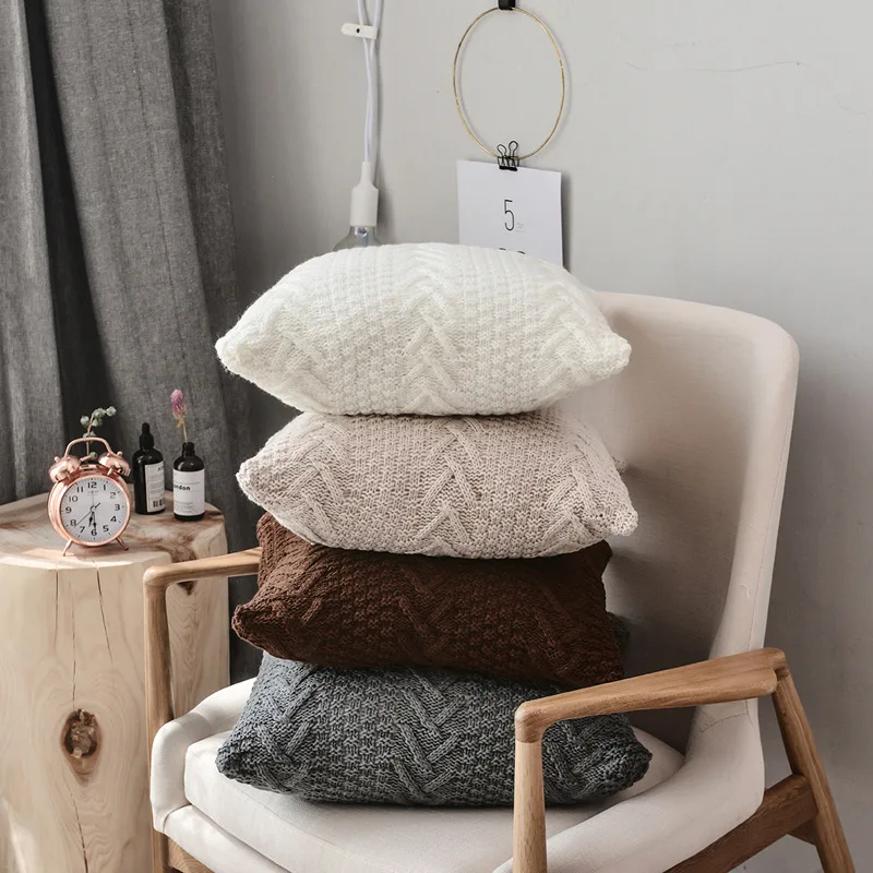 Вязаный чехол для подушки однотонный цвета слоновой кости серого розового