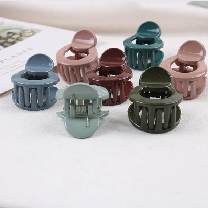 Весна и лето 2020 мультяшная акриловая необычная заколка для карт средней длины Liu