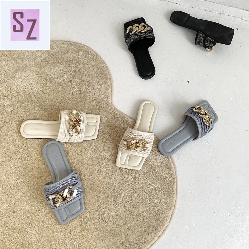 

2021 Designer Word Belt Women's Shoes Fashion Black Metal Chain Ring Decorated Flat Slippers Open Toe Sandals Women