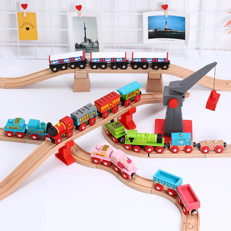 

Wooden train magnetic link can be connected to wooden train track toy children's puzzle hand push delicate toy car