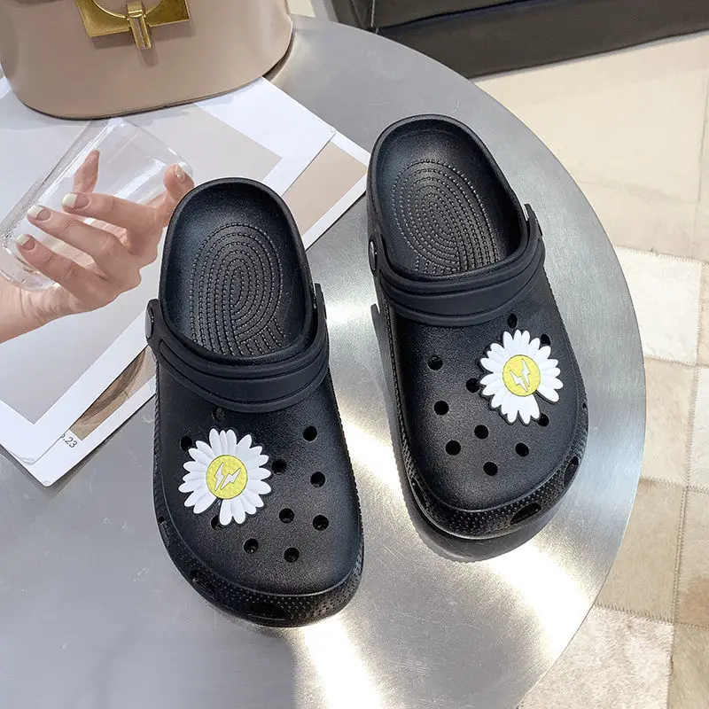 

Summer Women Croc Clogs Platform Garden Sandals Cartoon Daisy Slippers Slip on For Girl Beach Shoes Fashion Slides Outdoor