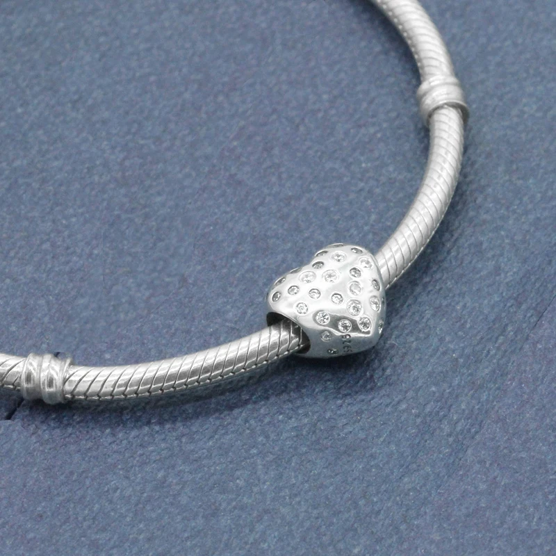 Шарм-браслет из серебра 925 пробы в форме сердца с прозрачным кубическим цирконием