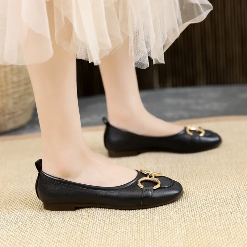 Туфли женские на плоской подошве мягкие кожаные лоферы квадратный носок с