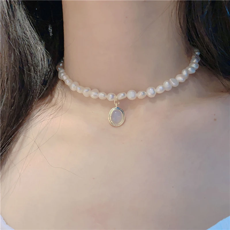 

Baroque Freshwater Pearl Necklace Irregular Pearl Collar Chokers Moonstone Pendant Clavicle Chain Necklace Charm Women Jewelry
