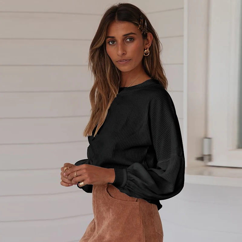 Женский трикотажный пуловер с круглым вырезом свободного кроя черный белый топ