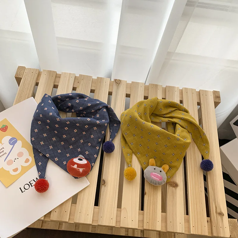 

Children's triangle towel baby scarf winter double layer warm cartoon baby spring and autumn cotton and linen scarf for boys and
