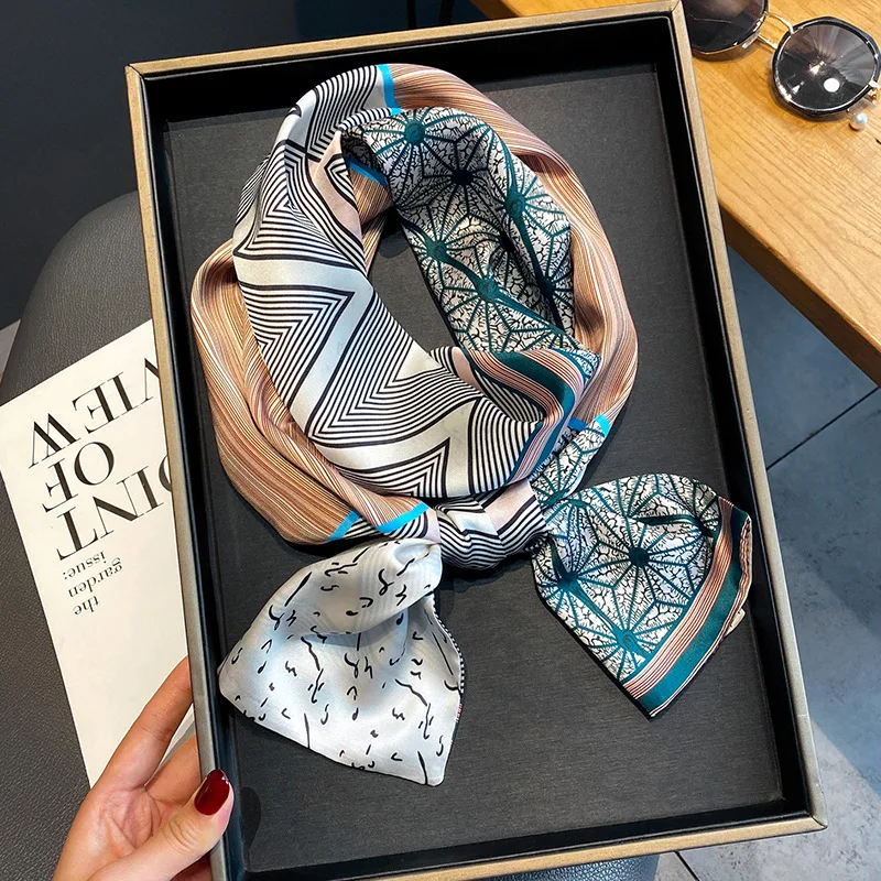 

Luxury ladies scarf of warm mid-length small scarf fashion headband European printing spot decorative stripe scarf hair band