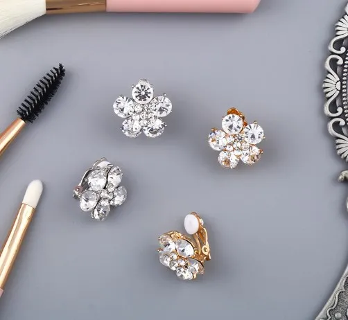 

Цветочные разноцветные латунные серьги-клипсы с микро-паве из фианита, клипсы для ушей с фианитом, клипсы для ушей без пирсинга, медные позо...