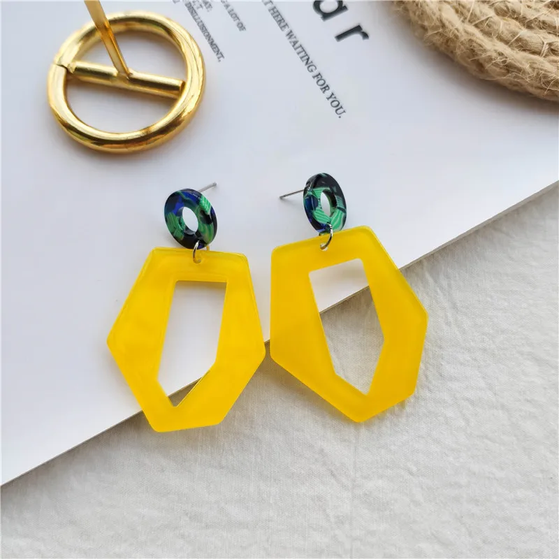 Ассиметричные желтые акриловые Висячие серьги для женщин Простые полые