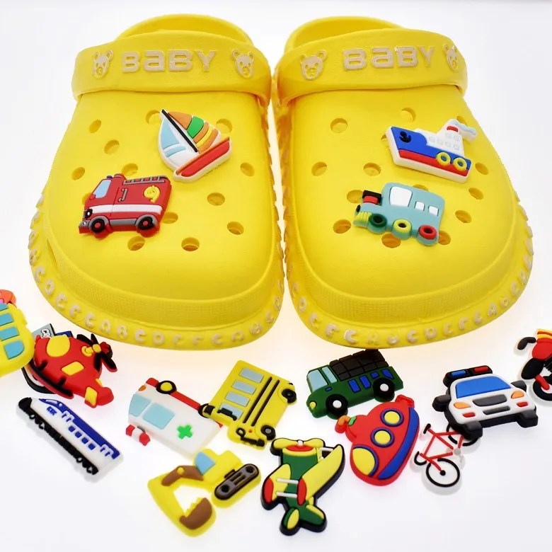 

DIY Hole Slippers Shoe Chars for Designer Accesoire Decoration croc Cartoon Transport Garden Shoe Decoration Fit Kid's Gift