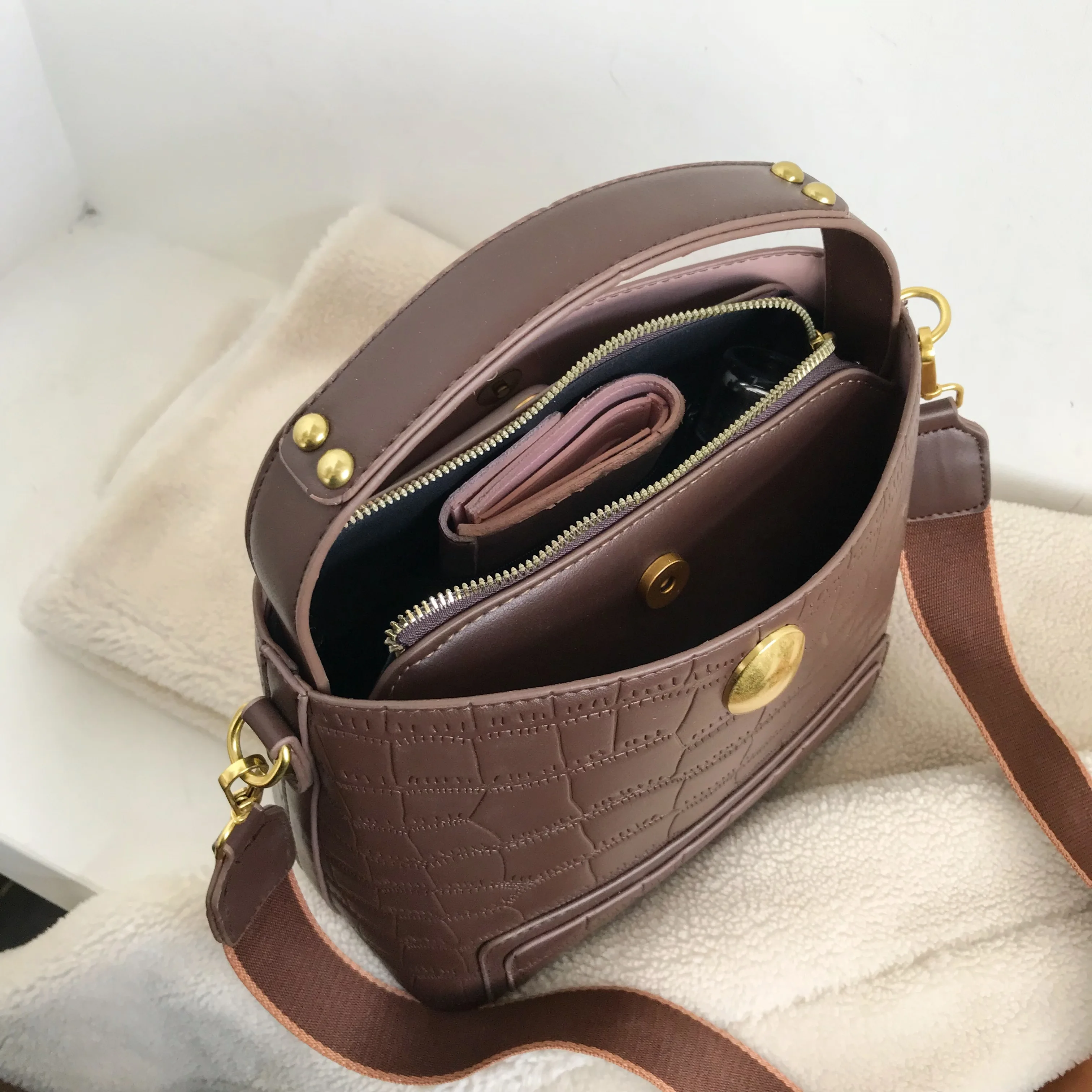 

Luxury women bag high quality crocodile pattern shoulder messenger bag 2020 new spring fashion handbag bucket bag